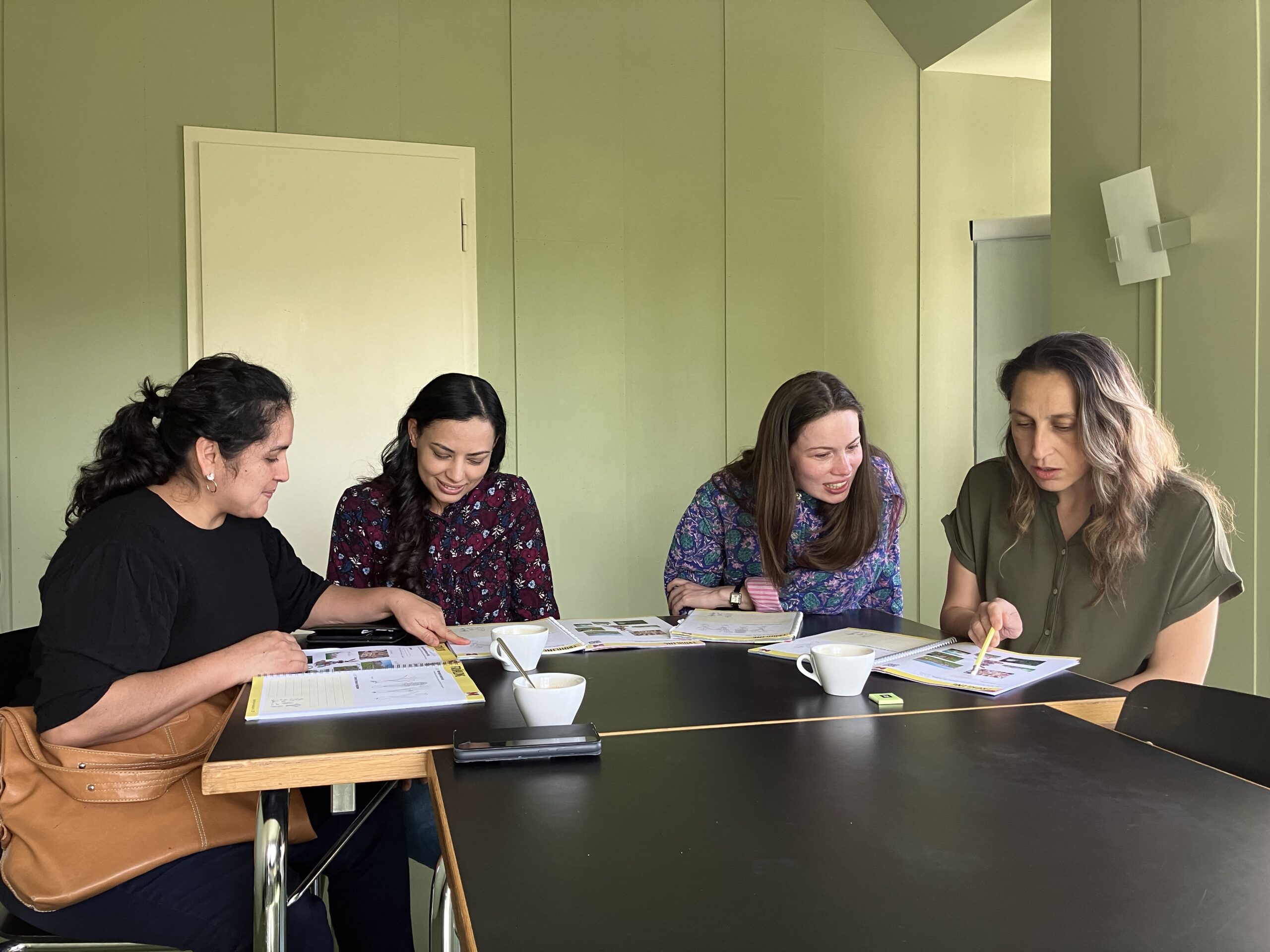 Mütter beim Deutschkurs Sprachbrücke des Eltern-Kind-Zentrums Stäfa